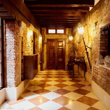 Nama Boutique Venice