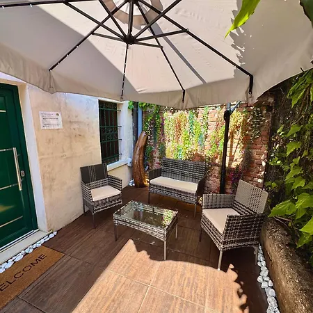 Serenity House * Venice