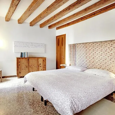 Tiziano Apartment *