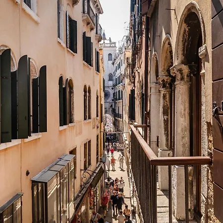 Torre Dell'orologio By Bricola Apartment