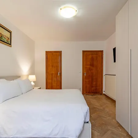 Apartment Torre Dell'orologio By Bricola *