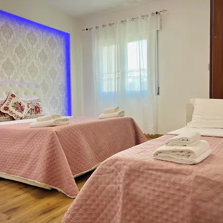 Blue Deluxe Bed & Breakfast *