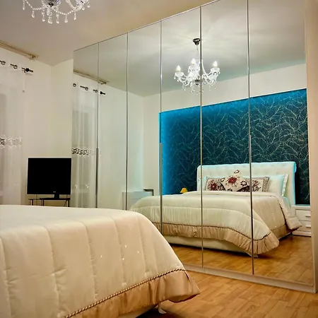 Blue Deluxe Bed & Breakfast *