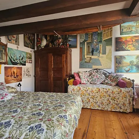 Casa Yellow Corner Burano Venice