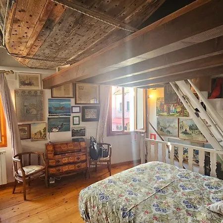 Casa Yellow Corner Burano Holiday home Venice