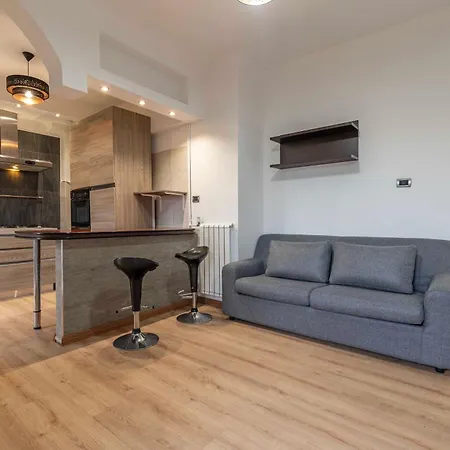 Apartment Luminoso In Mestre By Bricola *