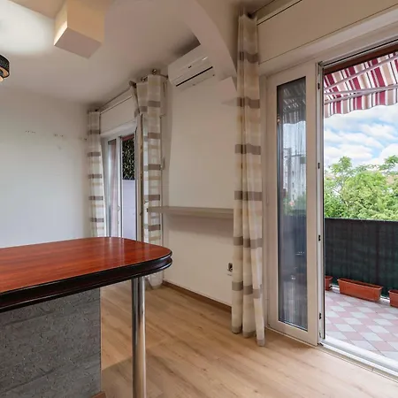 Apartment Luminoso In Mestre By Bricola
