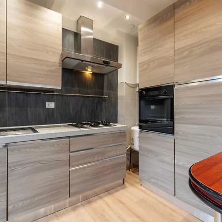 Luminoso In Mestre By Bricola Apartment