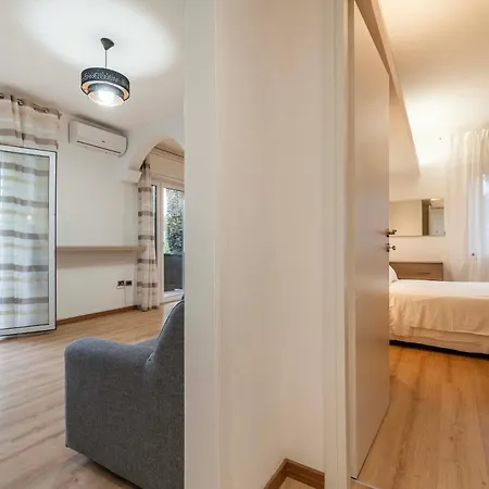 Luminoso In Mestre By Bricola Apartment Venice