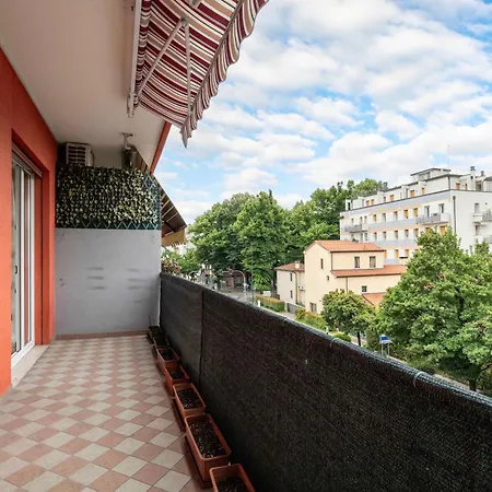 Luminoso In Mestre By Bricola Apartment *