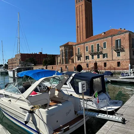 The Boat Experience Galleggiante In Barca Båthotell *