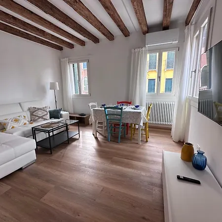 Ca' Elena Beautiful Canal View Biennale Apartamento