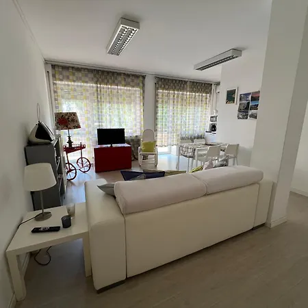 Terrace - White Apartment Venice