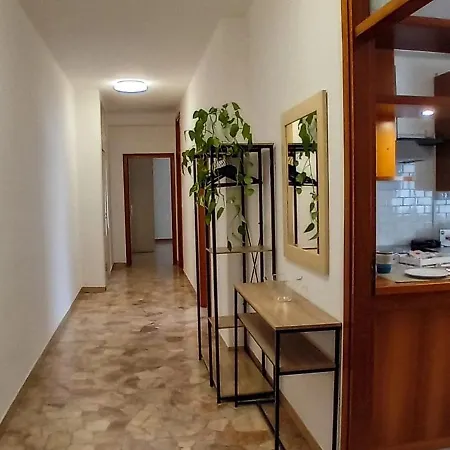 Apartment Elisa 12 Minutes From Venice, Free Wi-fi Included *