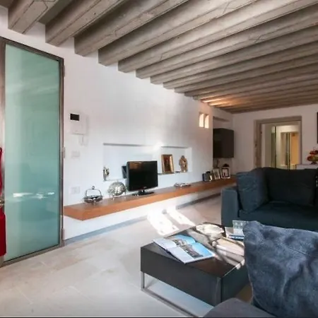 Palazzo Smith Valmarana * Venice