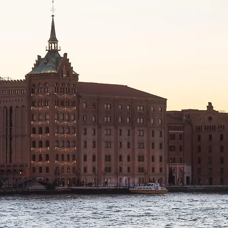 Apartment Giudecca Molino Stucky