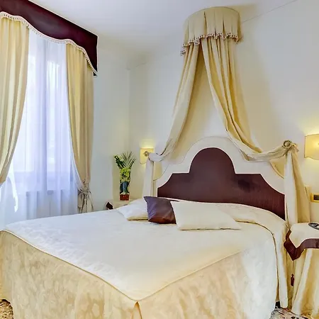 Hesperia Hotel