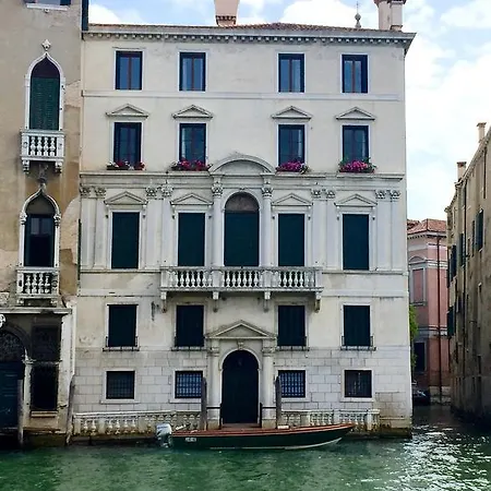 Apartment Palazzo Smith Valmarana *