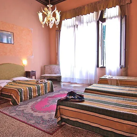 Lion Morosini Palace Hotel *