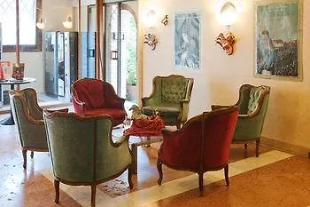 Host 2* Venice