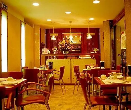 Отель Ambassador Tre Rose 3*