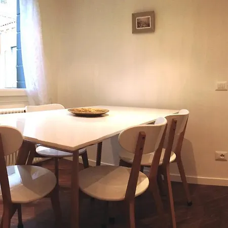 Casa Calle Frezzeria Apartment *