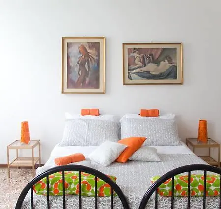 Lovely Canal View Apartment Venice