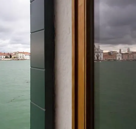 Lovely Canal View Venice