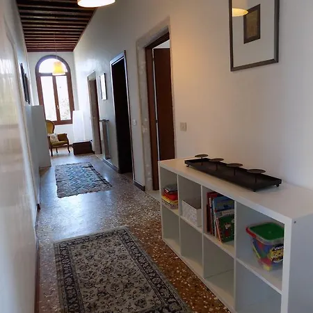 San Trovaso Apartment