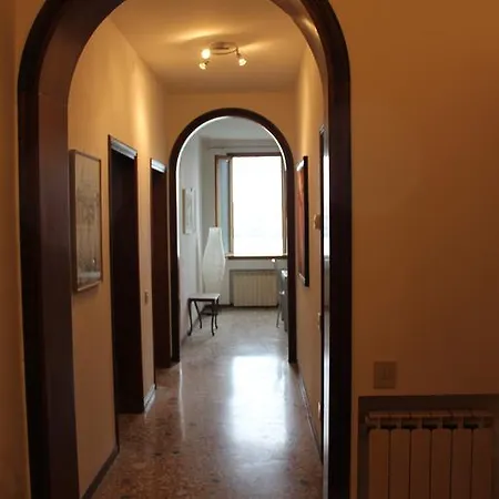 Lovely Canal View Apartment Venice