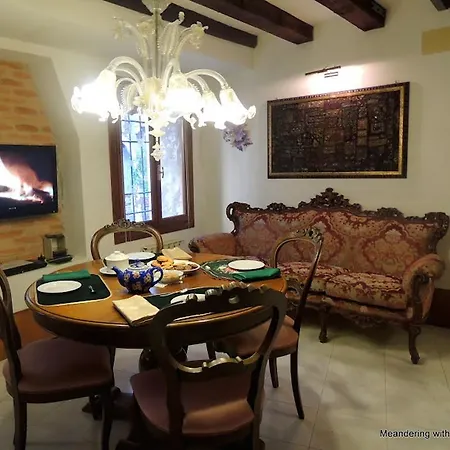 Old Monastery Apartment *