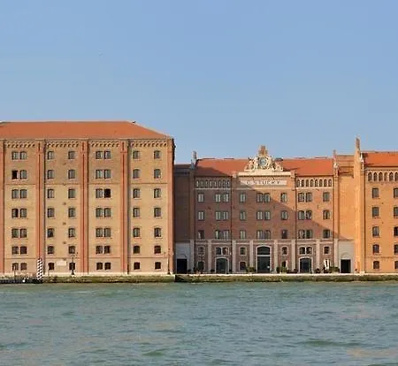 Apartment In Molino Stucky