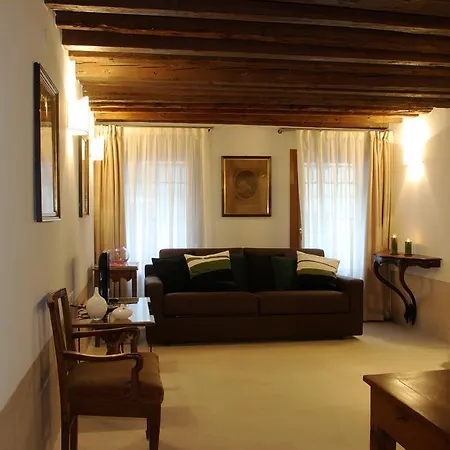Corte Bragadin * Venice