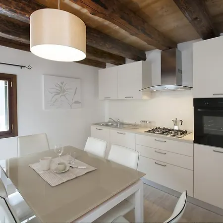 Tiziano Apartment Venedig