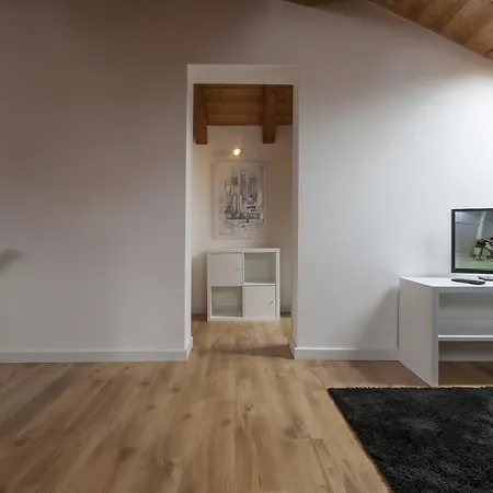Tiziano Apartment *