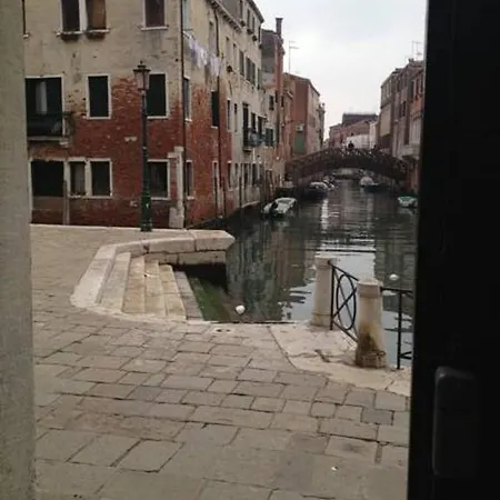Romantic * Venice