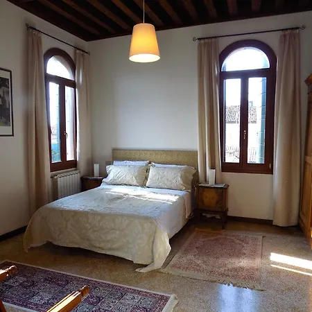 San Trovaso Apartment Venedig