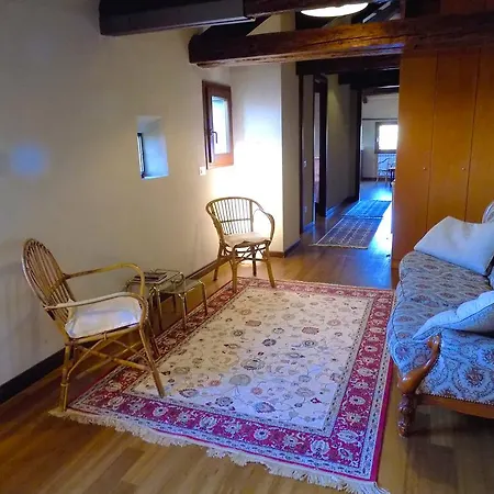 San Trovaso Apartment *