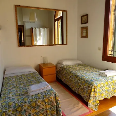 San Trovaso Apartment