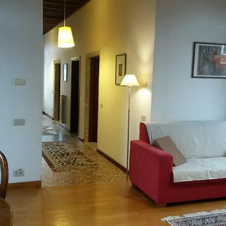 San Trovaso Apartment Venedig