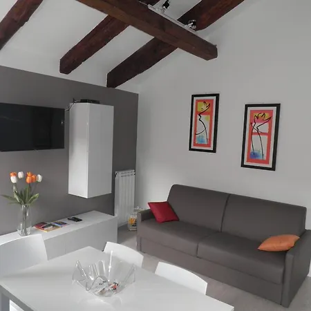 Attico Biennale Nuovissimo Apartment *