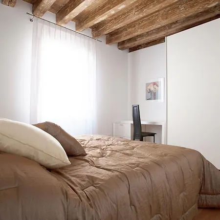The Lion's House Apt3 *