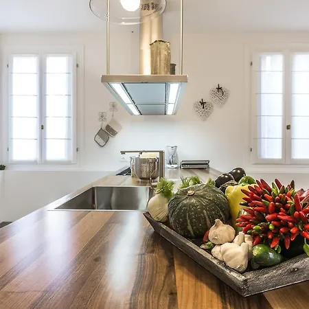 Palazzina Canal Apartment *