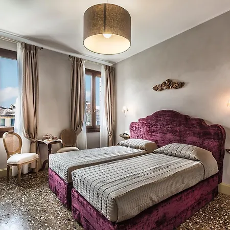 Apartment Palazzina Canal Venice