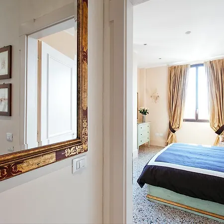 Deluxe Lagoon View Apartment