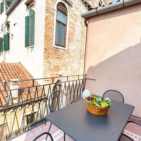 Ca Manzoni With Terrace Apartment
