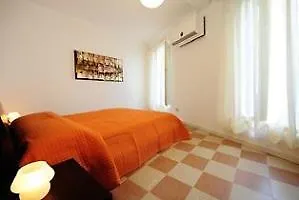 Santa Lucia Hotel *