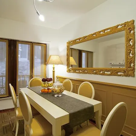 Apartment Ad Lofts *