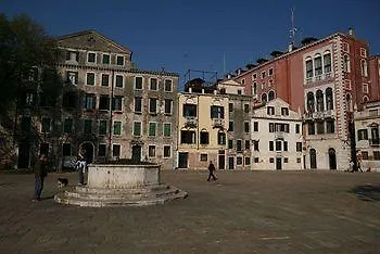 Otel Al Pozzo Venedik