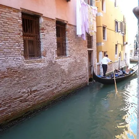 Palazzo Lion Morosini - Check In Presso Ai Santi Apostoli Guest house Venice